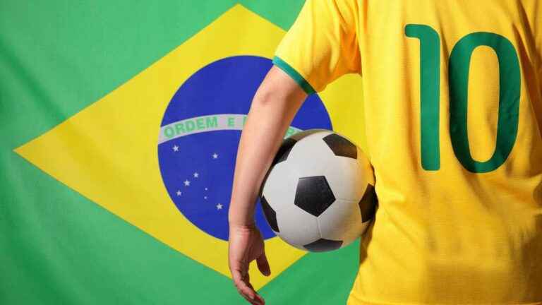 Camisa do Brasil Dourada