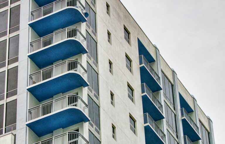 Serviços de Portaria Garantindo Segurança e Conveniência nos Condomínios