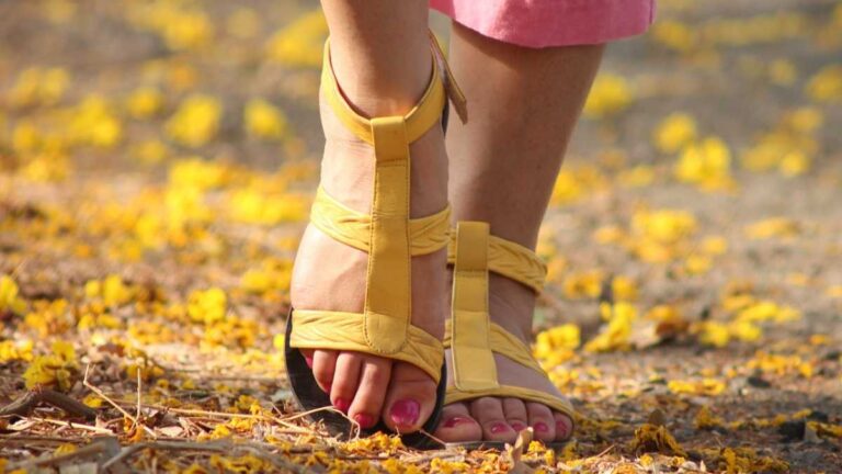 Quais são os modelos de sandálias mais comuns no mundo da moda