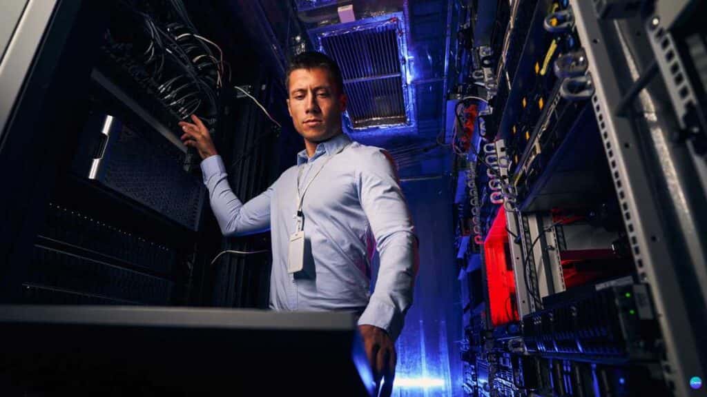 Infraestrutura de TI: segurança e confiabilidade virtual Infraestrutura de TI: segurança e confiabilidade virtual