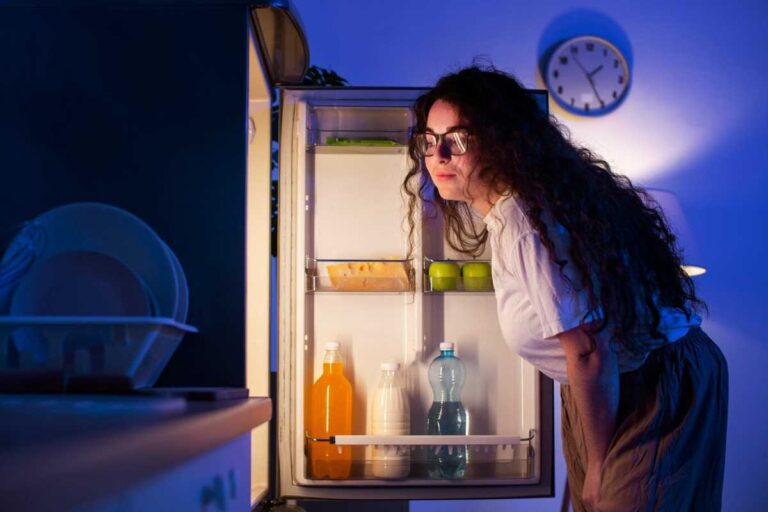 Como economizar energia com sua geladeira e reduzir a conta de luz