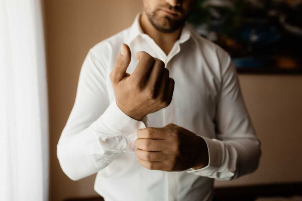 Os 3 erros de estilo que a maioria dos homens comete (e como a camisa certa pode salvá-lo) Os 3 erros de estilo que a maioria dos homens comete (e como a camisa certa pode salvá-lo)